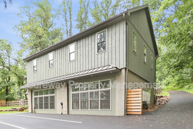 Building Photo - 5567 Pennell Rd