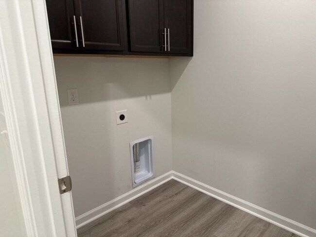 Building Photo - 5029 Castleoak Dr