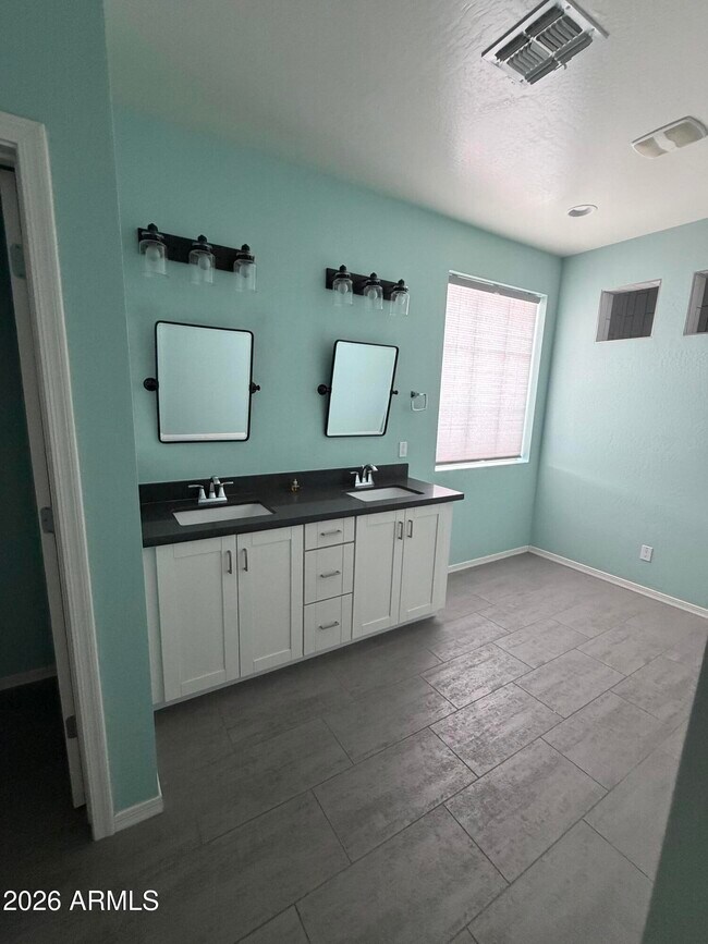 Building Photo - 1563 W Marlin Dr