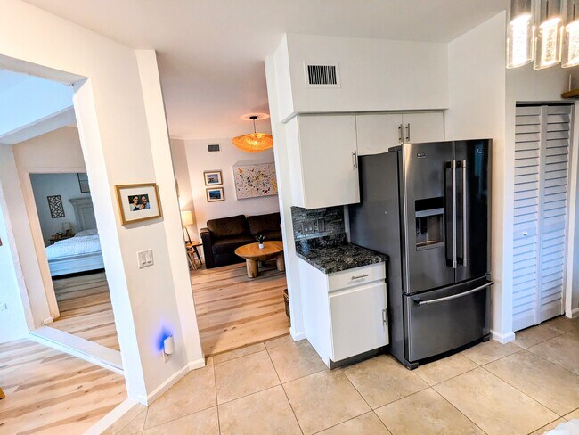 Building Photo - 23061 Aqua Vw