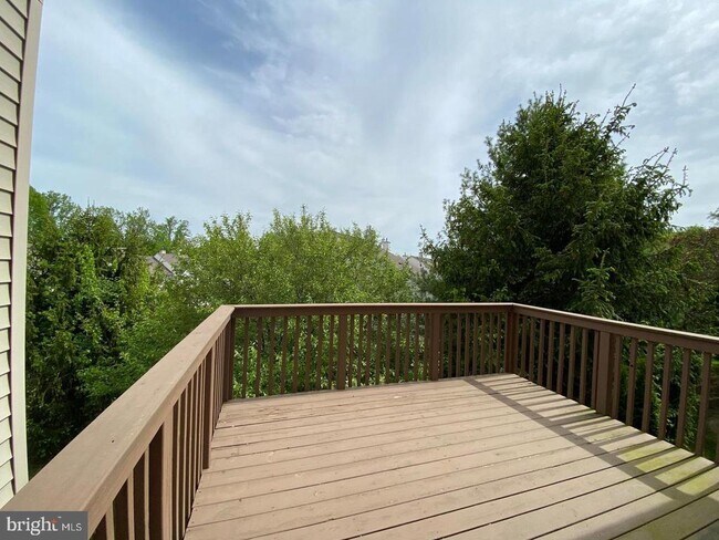 Building Photo - 173 Mountain View Dr