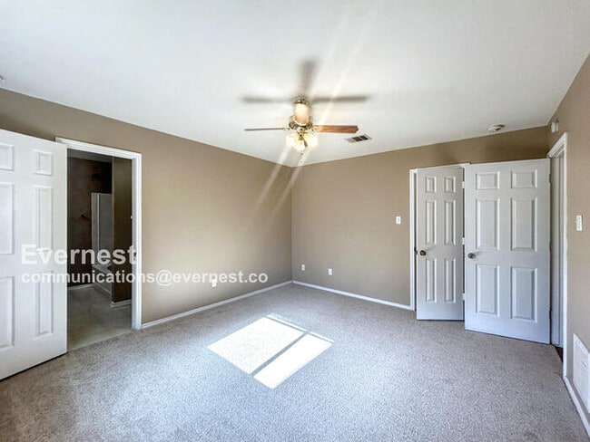 Building Photo - 1107 Deerhound Pl