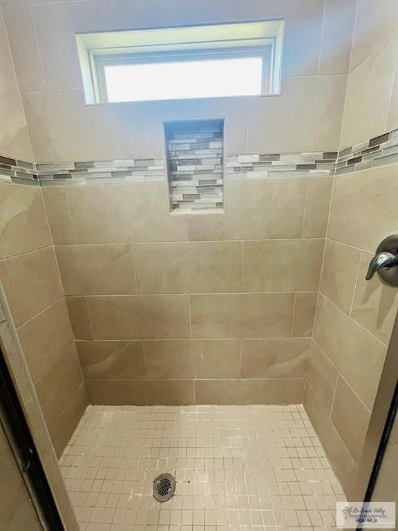 Building Photo - 16 Carlisle Ave