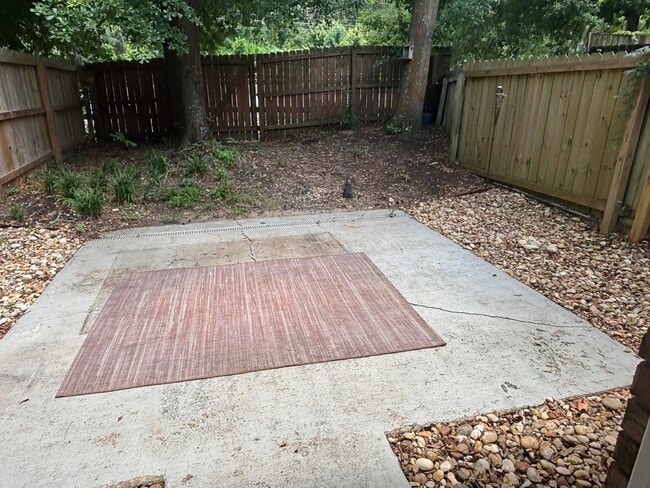 Building Photo - 552 Teal Ln
