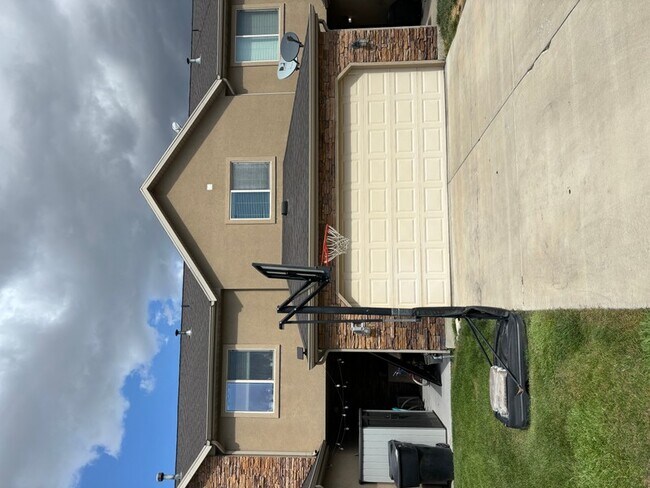 Building Photo - 1179 W 100 S