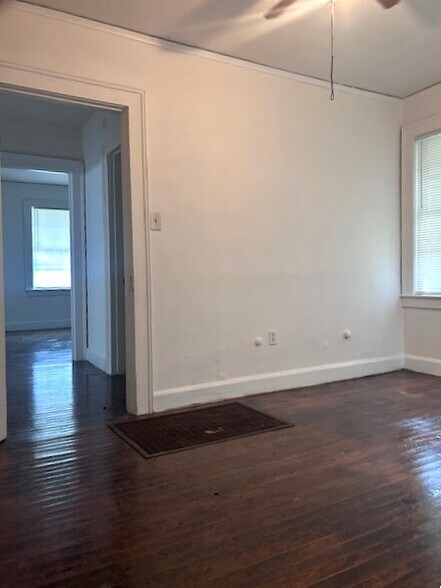 Building Photo - 3336 Park Ave