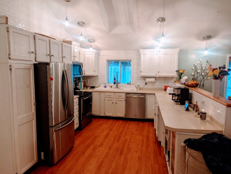 Building Photo - 84 Lakeview Dr
