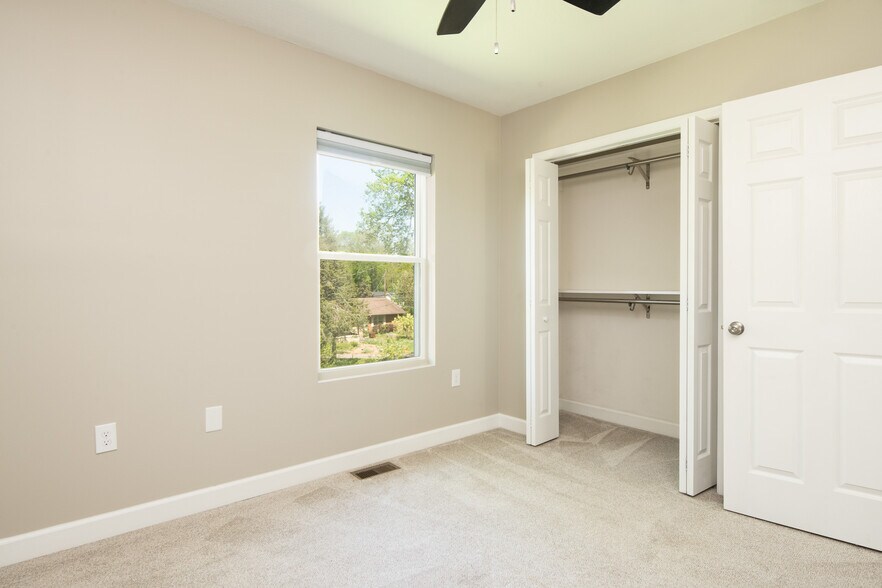 Third bedroom - 2208 Southside Rd
