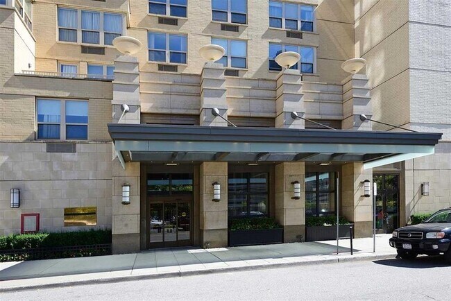 Building Photo - 88 Morgan St