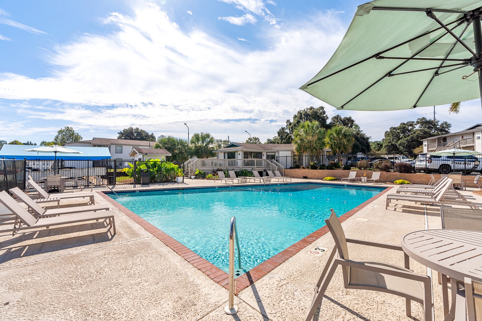 Building Photo - 701 South