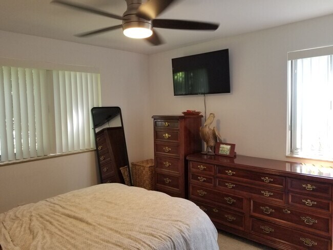 Building Photo - Chagrin Falls Condo for rent