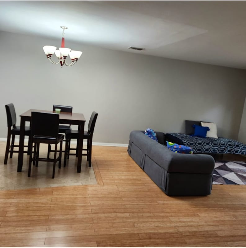 Building Photo - 4365 McLaughlin Ave