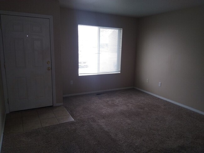 Building Photo - 1238