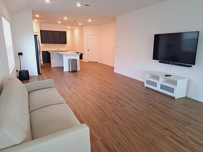 Building Photo - COMING SOON! Beautiful 4BR 3BA w/ Fenced Backyard • Private Yard• Attached Garage in Siena