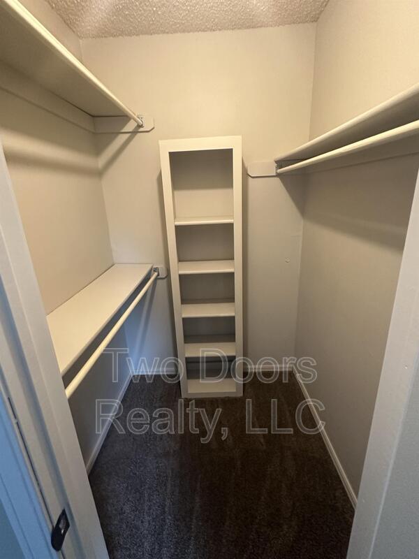 Building Photo - 6452 W Hefner Rd