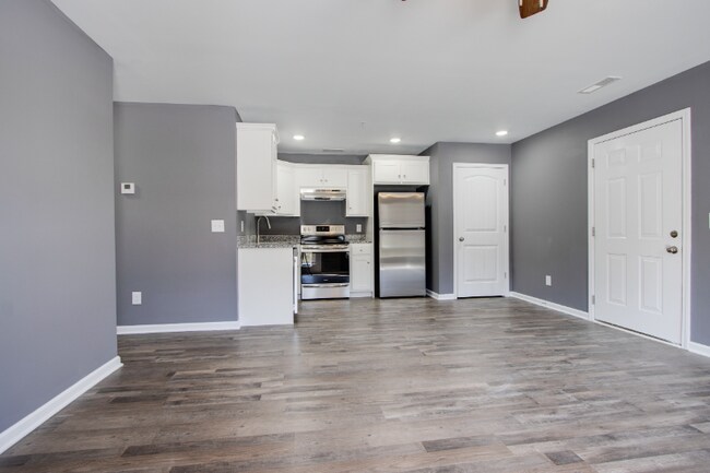 Building Photo - 138 Main St N