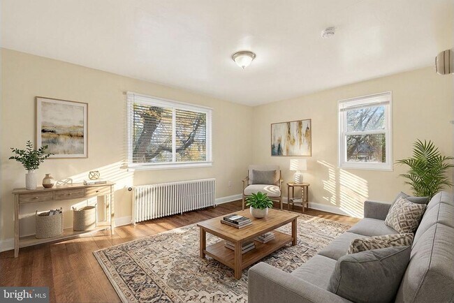 Building Photo - 3207 11th Pl SE