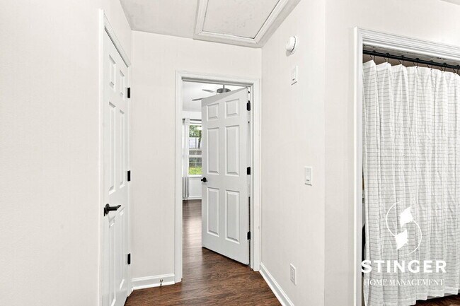 Building Photo - 54 Ardmore Ave