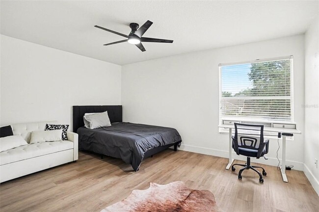 Building Photo - 8105 River Mont Way