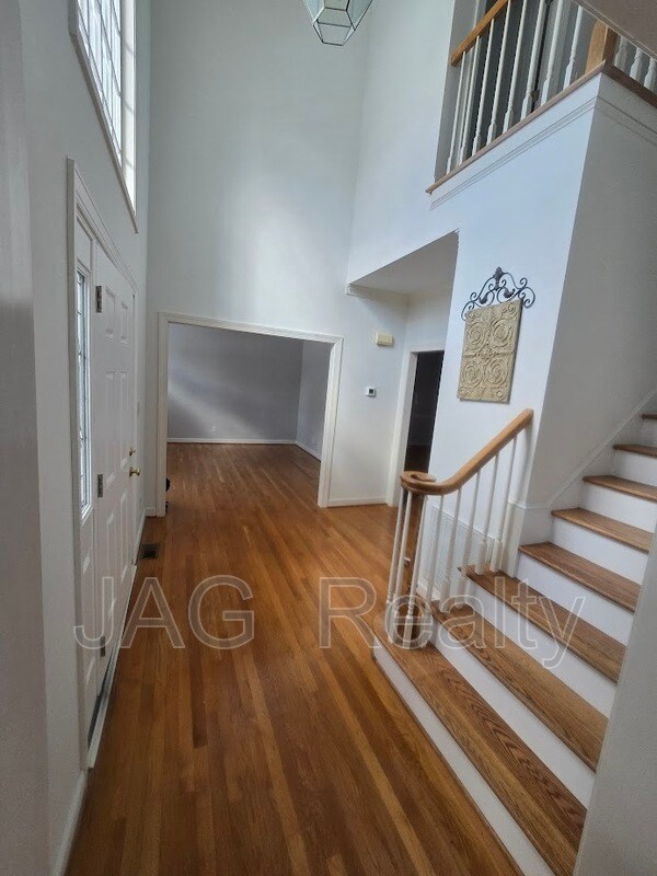 Building Photo - 3004 Honor Ct