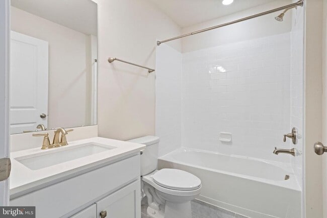 Building Photo - 30 Cardinal Wy