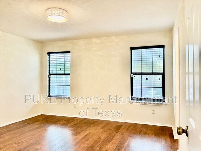 Building Photo - 2306 Kuykendall Dr