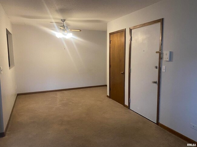 Building Photo - 3240 Parkwild Dr