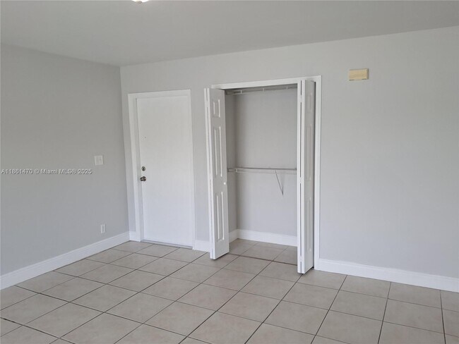 Building Photo - 3711 NW 95th Terrace