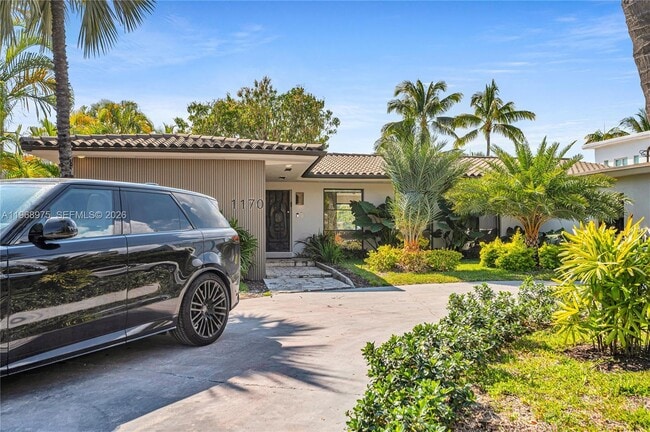 Building Photo - 1170 S Biscayne Point Rd