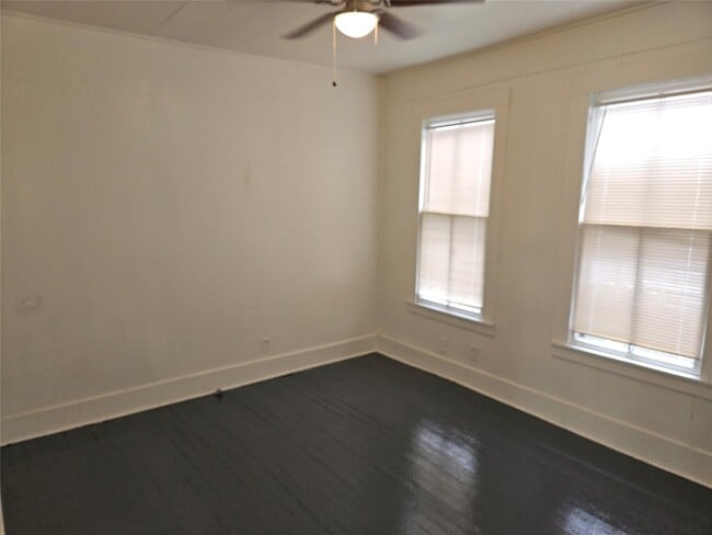 Building Photo - 2118 Elysian St