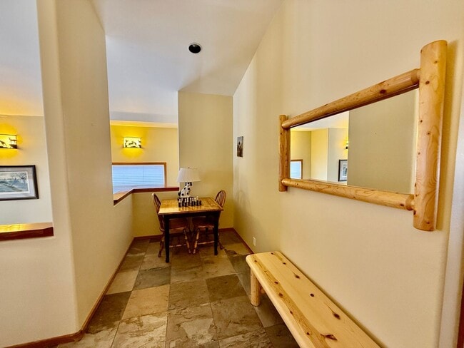 Building Photo - Snowcreek V – Stunning 4 Bed, 3 Bath Corner Unit