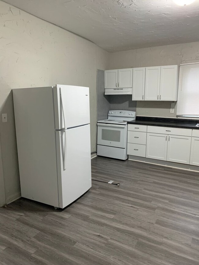 Building Photo - 1608 Fountain Ave