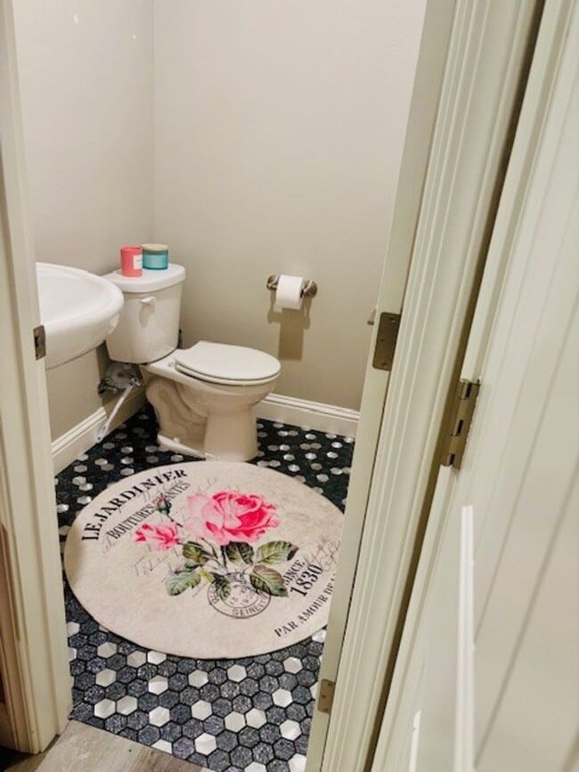 Building Photo - *MOVE IN SPECIAL ~ $500 OFF FIRST MONTHS R...
