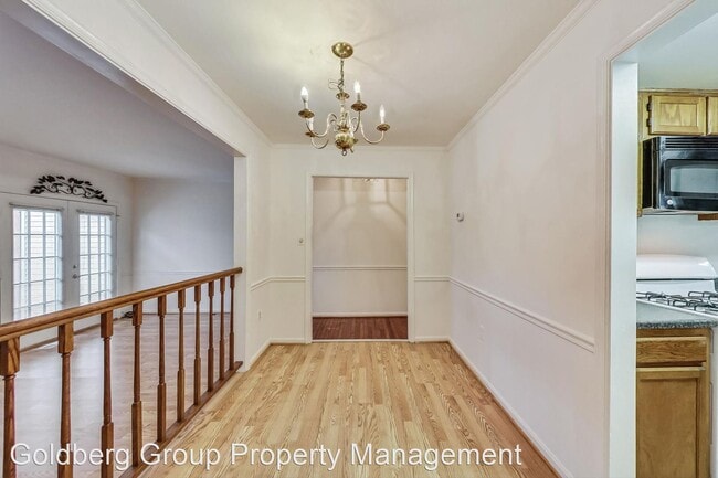 Building Photo - 3 br, 3.5 bath House - 7424 Monona Terrace