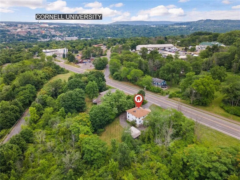 Building Photo - 908 Danby Rd
