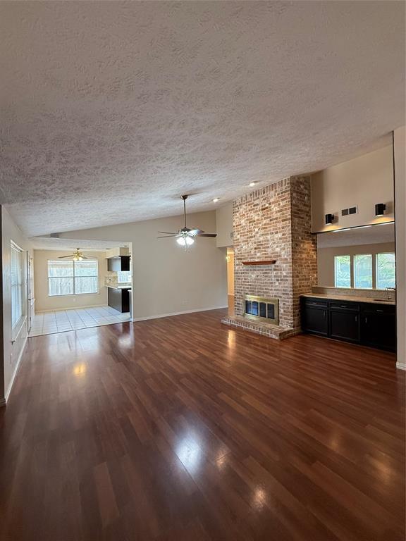 Building Photo - 3031 Green Fields Dr