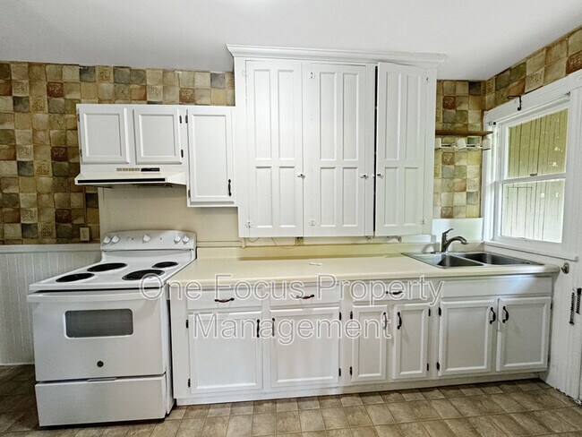 Building Photo - 37 Bennett Street 2E