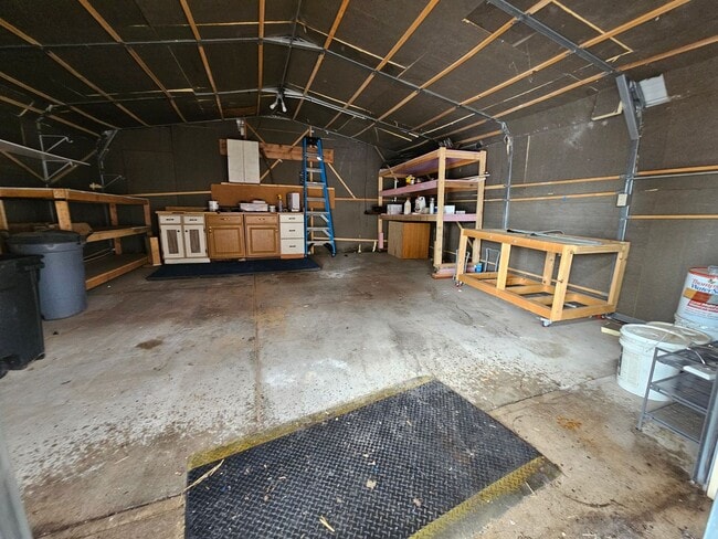 Building Photo - 4-Bedroom Home with In-Ground Pool, Solar ...