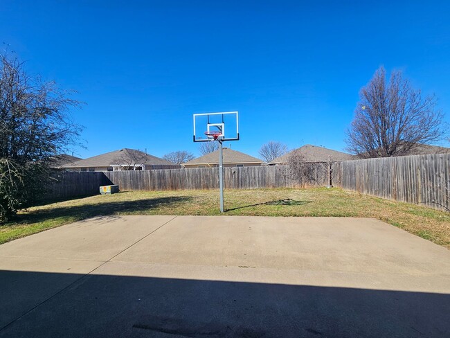 Building Photo - Over 1600 Sqft in NE Norman w/ Storm Shelter!