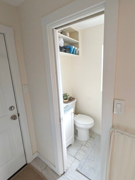 Building Photo - 850 S Osage St