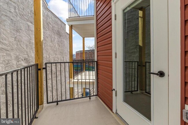 Building Photo - 2401 Frankford Ave