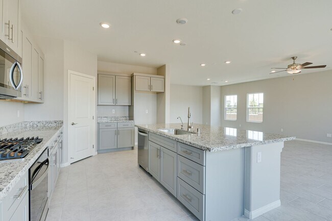 Building Photo - BEAUTIFUL 4BEDROOM 2.5 BATH HOME IN CADENCE * COMING SOON *