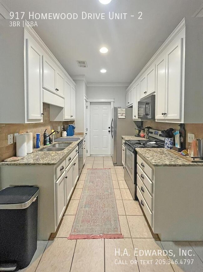 Building Photo - 917 Homewood Dr