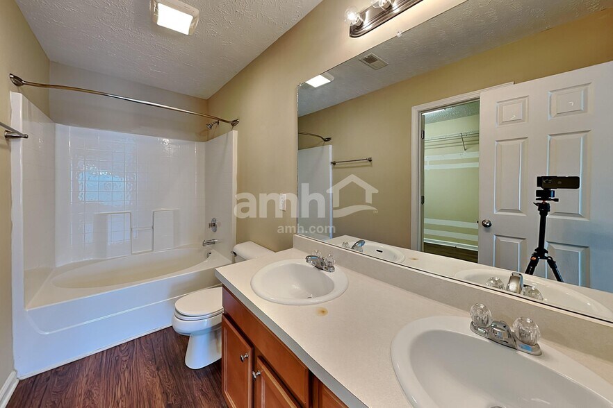 Building Photo - 377 Stewart Springs Dr