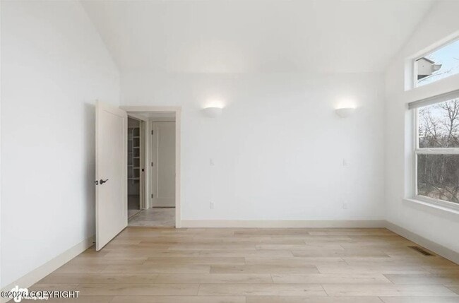 Building Photo - 7064 E Tumnus Cir