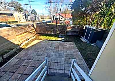 Building Photo - 602 E 34th St