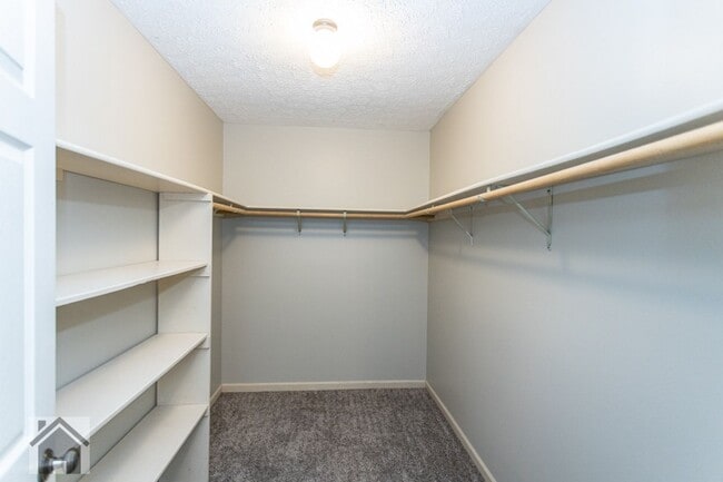 Building Photo - 105 Shara Dr