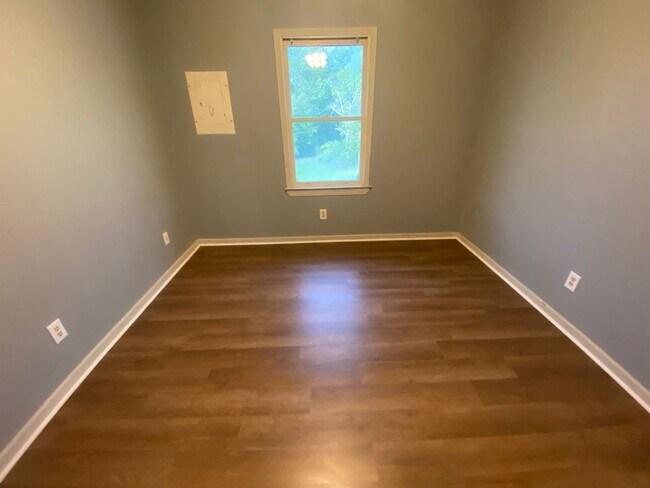 Building Photo - 123 Cavin Court Unit D
