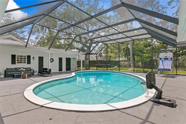 Building Photo - 1207 Druid Ln