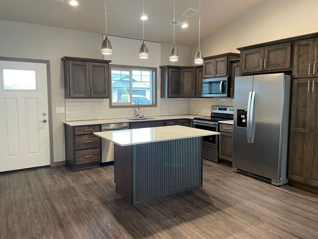 Building Photo - 6322/6324 Absaloka Ln